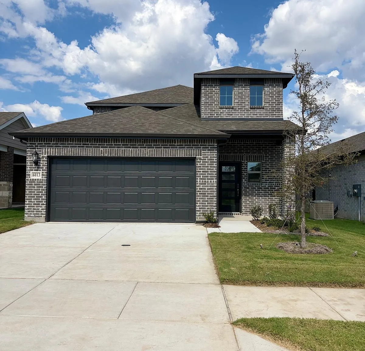 4 bed, 2055 sqft, $2,200 — Photo 1