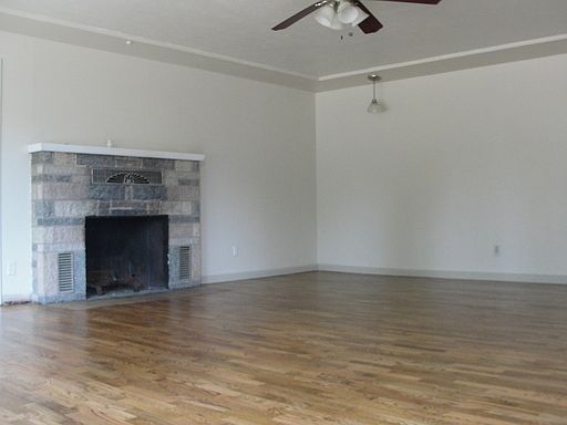 2nd image of 1118 Whisler St NE