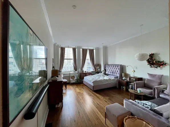 350 East 82nd Street image 1 of 15