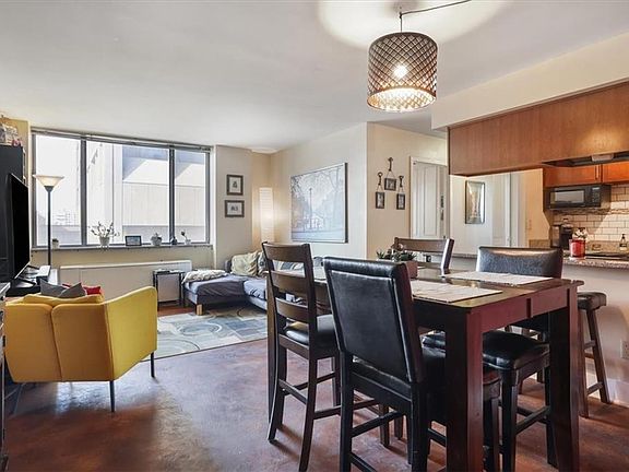 4th image of 600 E 8th St APT 4A