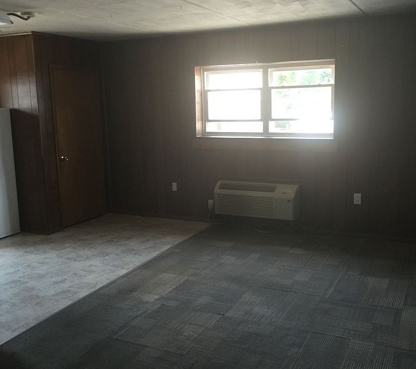 2nd image of 115 E Middle St APT 5