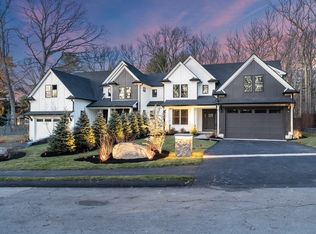 14 Robinson Dr #2, Bedford, MA 01730