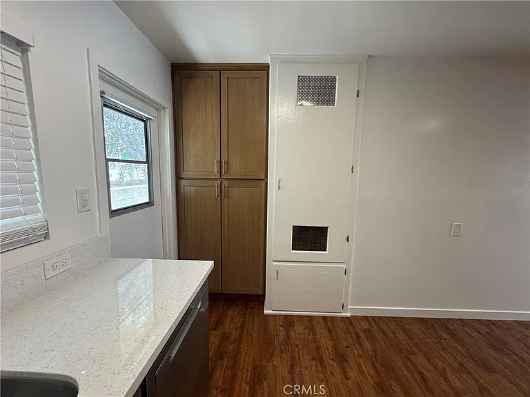 15226 Normandie Ave #B — Photo 7
