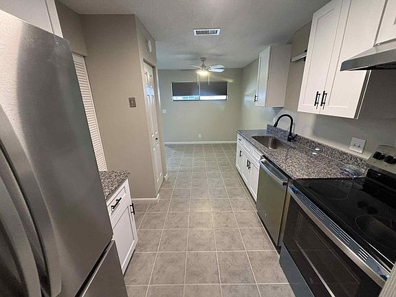 2nd image of 3815 NW Huntsboro St #101