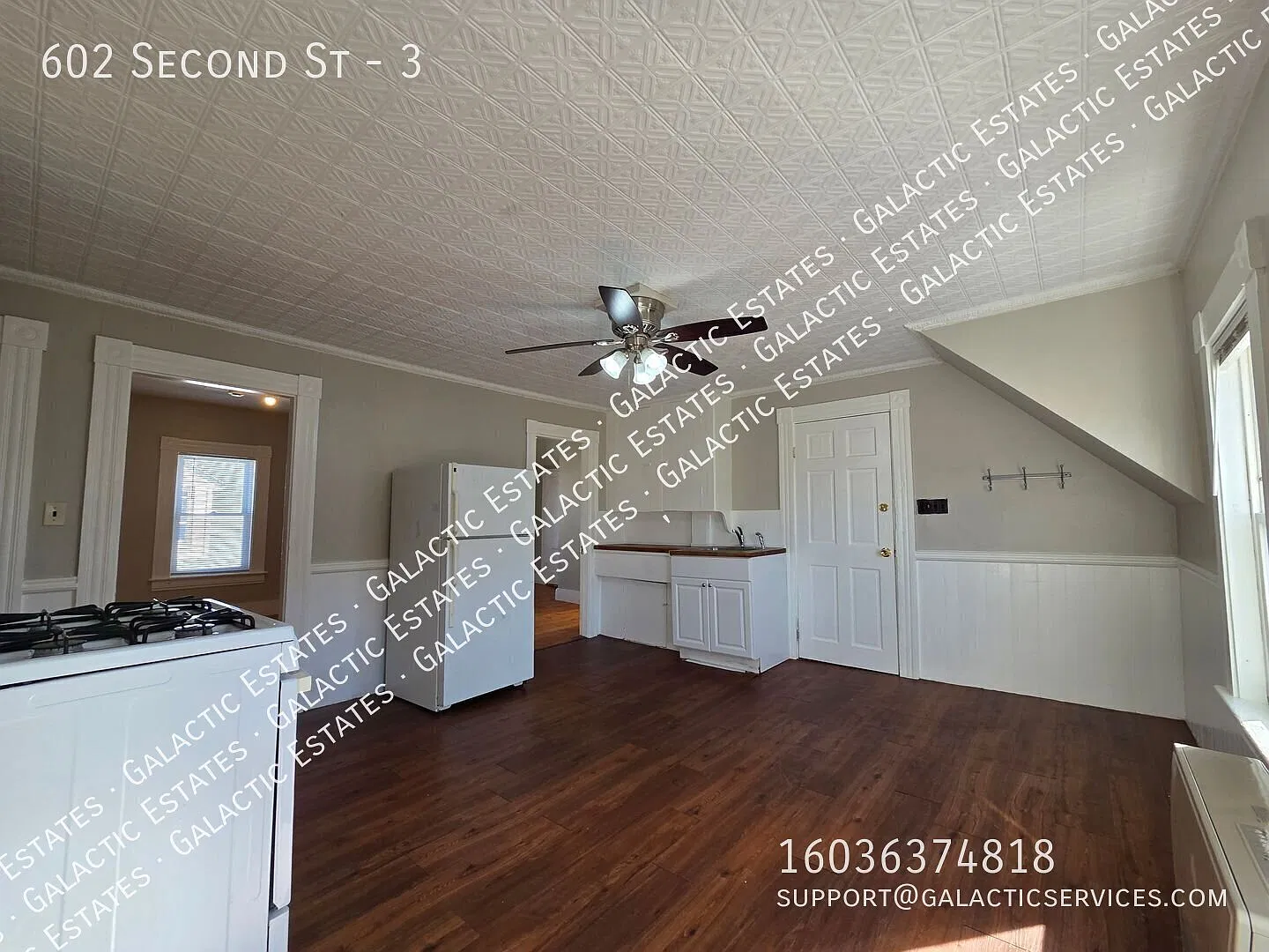 2 bed 1 bath apartment conveniently located to highway and amenities — Photo 2
