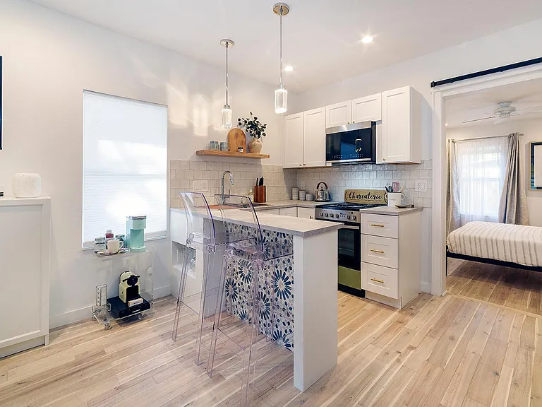 133 E Muriel St — Photo 3