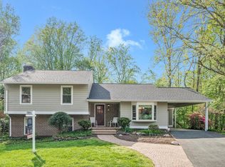 9422 Talisman Dr, Vienna, VA 22182