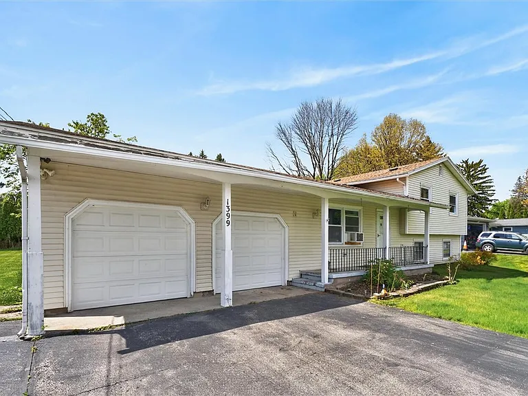 1399 Creek St — Photo 4