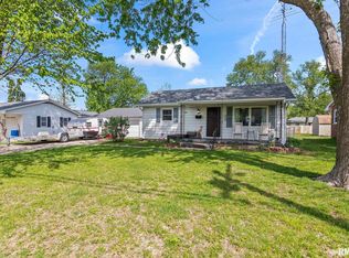 519 W Wright St, Virden, IL 62690
