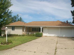 1303 Elm St, Oelwein, IA 50662