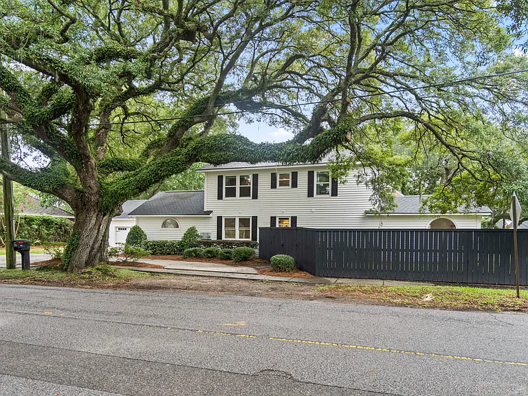 51 Stocker Dr — Photo 67