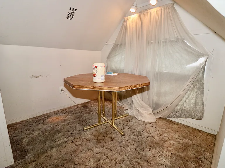 618 N Monroe St #6 — Photo 13