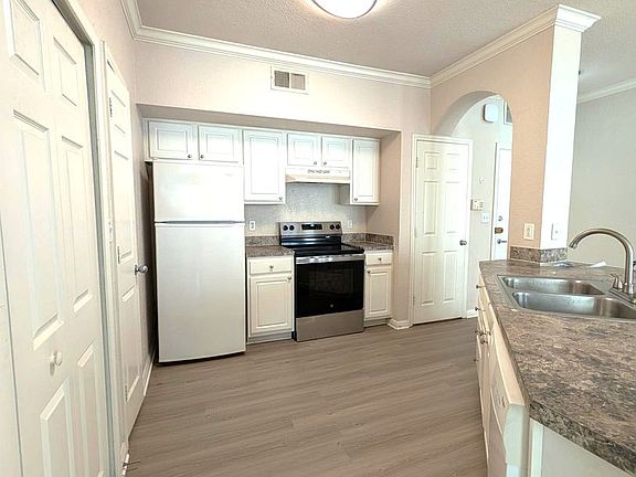 4th image of 911 N Orange Ave APT 417