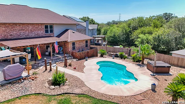 5 bed, 3.5 bath, 4092 sqft, $3,900 — Photo 3