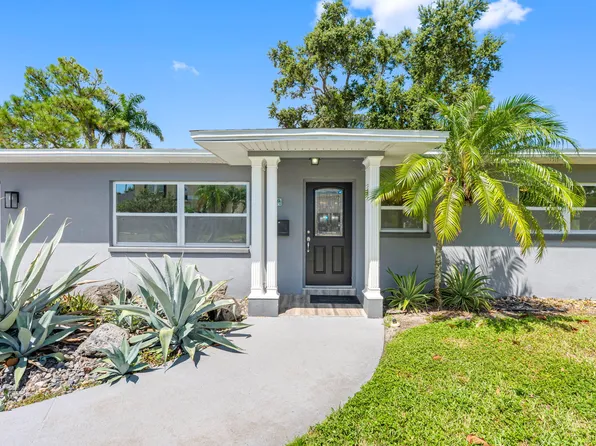 439 Capri Way N, Saint Petersburg, FL 33704