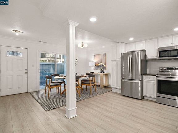 5th image of 1052 Bancroft Rd