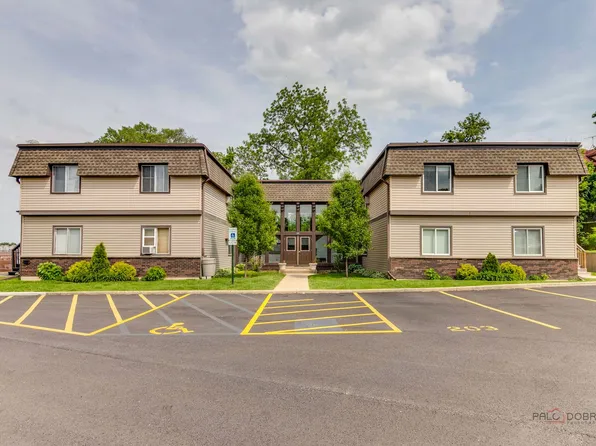 131 E Mill St APT 204, Wauconda, IL 60084