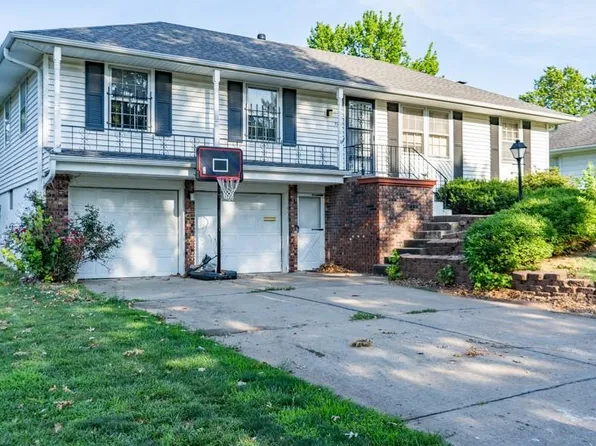 3709 Queen Ridge Dr, Independence, MO 64055