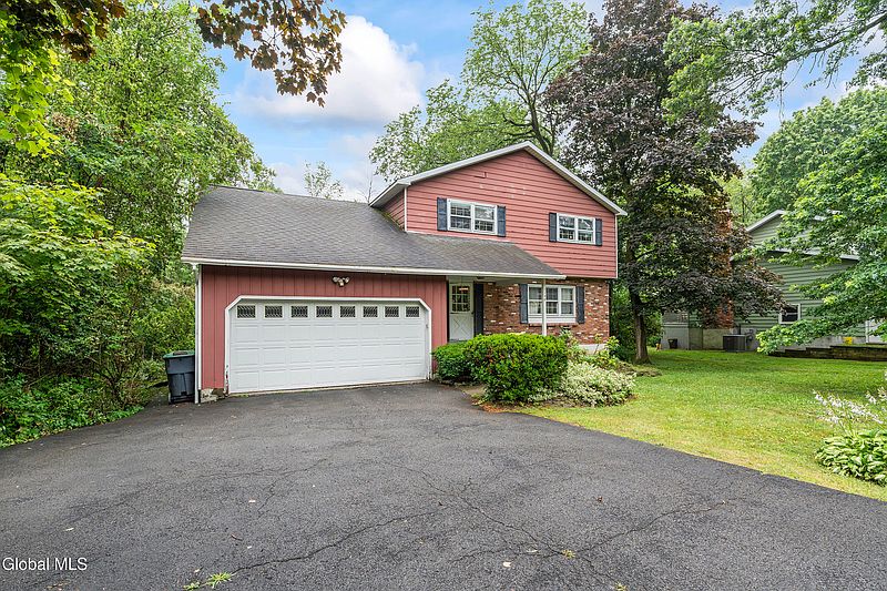 2nd image of 1148 Rosehill Boulevard