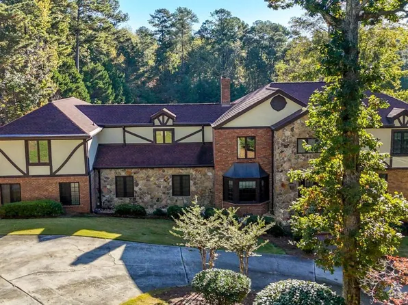 4220 Greentree Ln, Atlanta, GA 30349