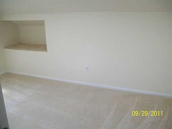 4th image of 890 Ohio St