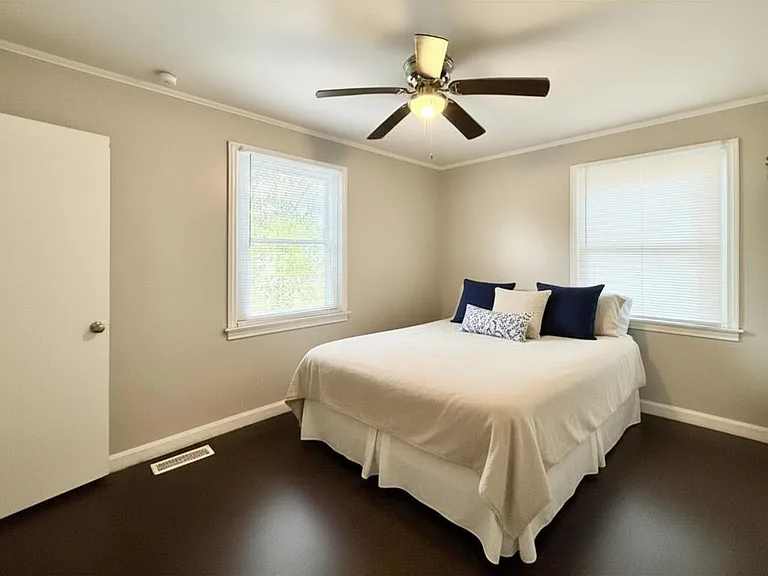 2755 Louise Dr — Photo 12