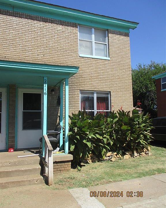 1st image of 2718 N Lyon Dr