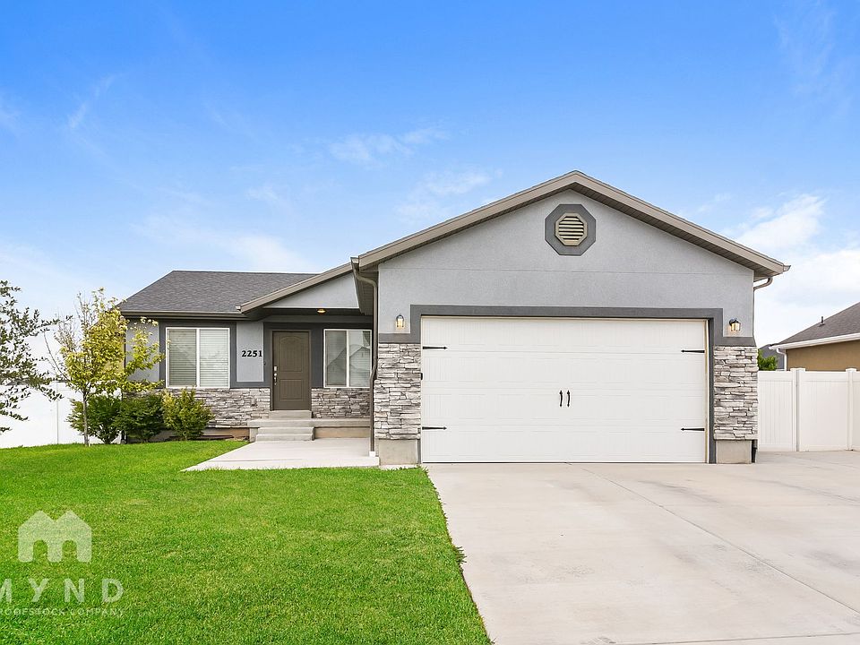 1st image of 2251 E Maple Dr