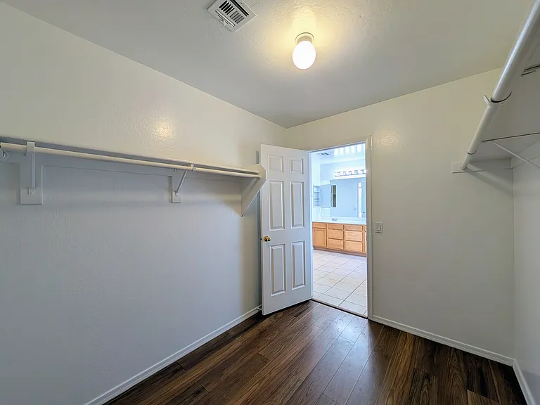6416 N 78th Ln — Photo 36