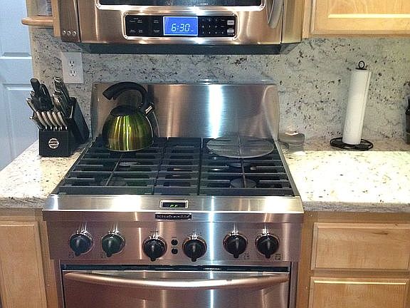 4th image of 33 Harbor View Dr
