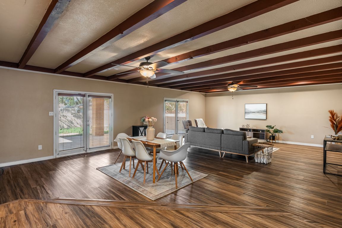 next background image