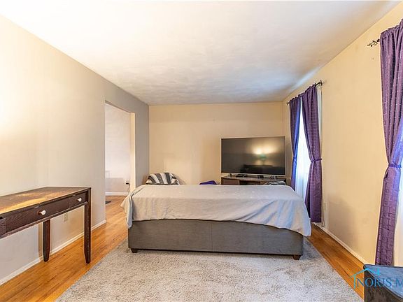 3rd image of 336 Southwood Dr