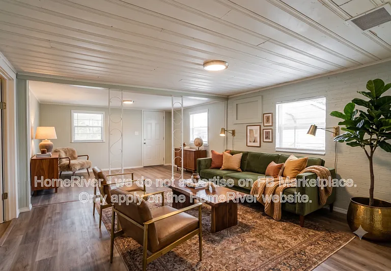 5304 E 14th Ave — Photo 2