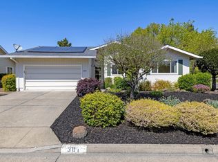 301 Twin Lakes Dr, Santa Rosa, CA