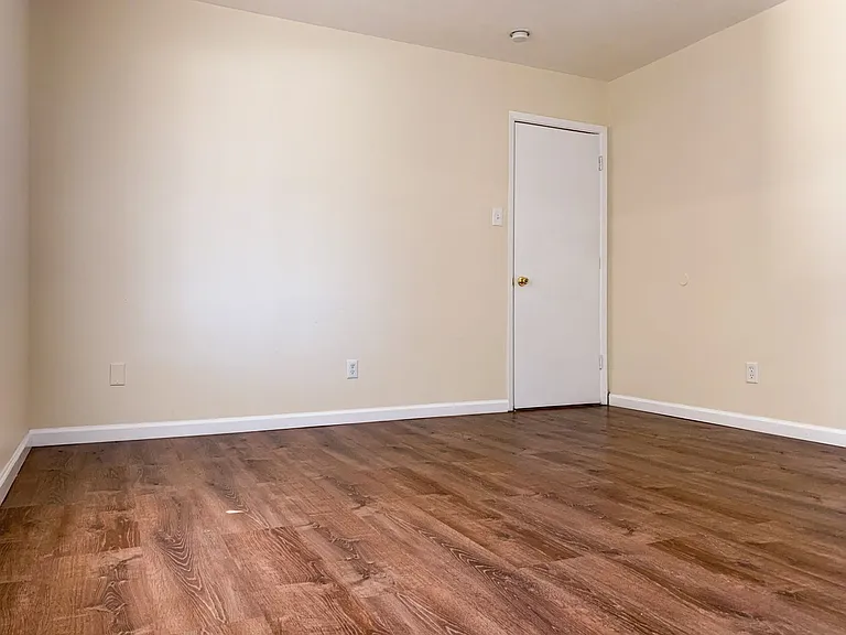 MOVE IN SPECIAL Studios @ $749.00 — Photo 39
