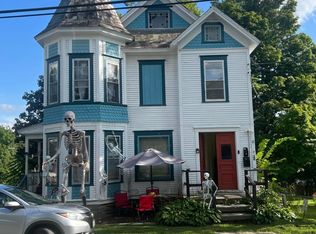 8 Broadview Ter, Granville, NY 12832