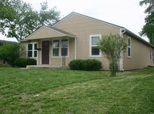 247 W Kump Ave, Bonner Springs, KS 66012