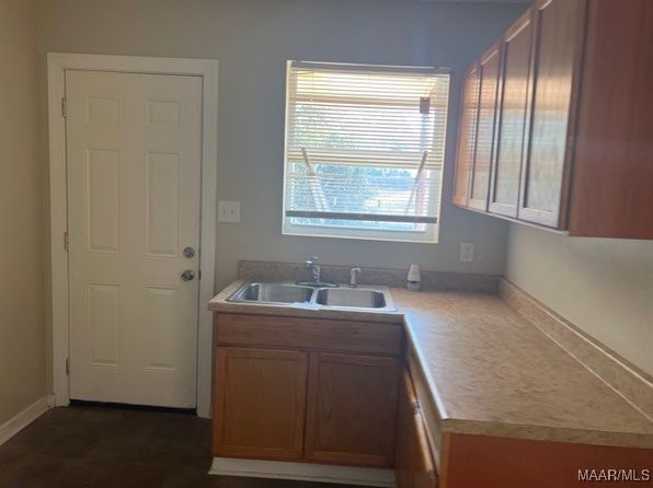 montgomery-alabama-120581757 picture