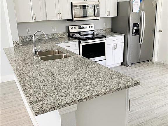 3rd image of 257 Hidden Springs Cir
