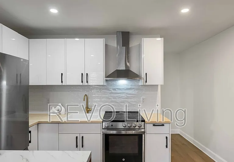 7800 Lundys Ln #129 — Photo 5