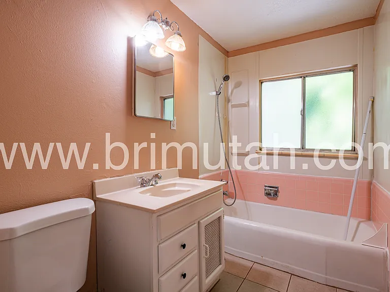 1561 E Delaware Ln — Photo 19