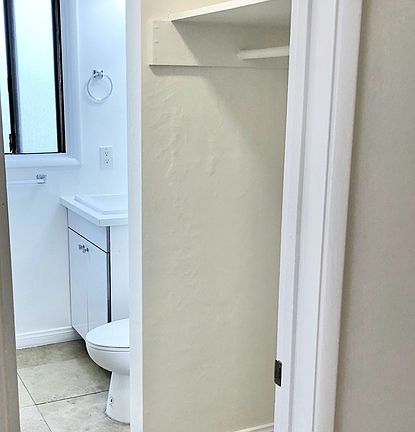 5th image of 2555 S Sepulveda Blvd #6A