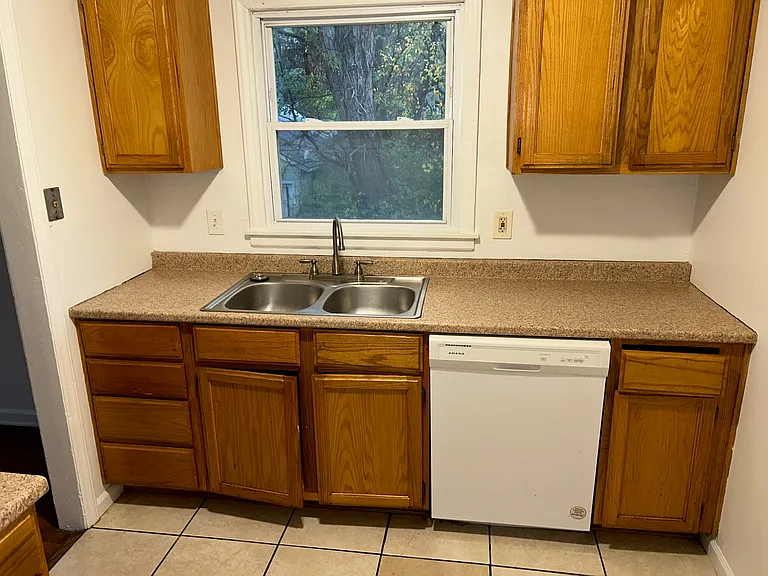 5839 Bellefontaine Ave — Photo 7