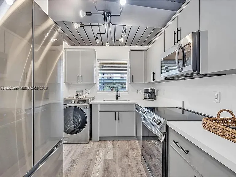 5090 SW 64th Ave #205 — Photo 9