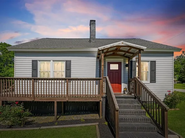 302 Church St, Pickens, SC 29671