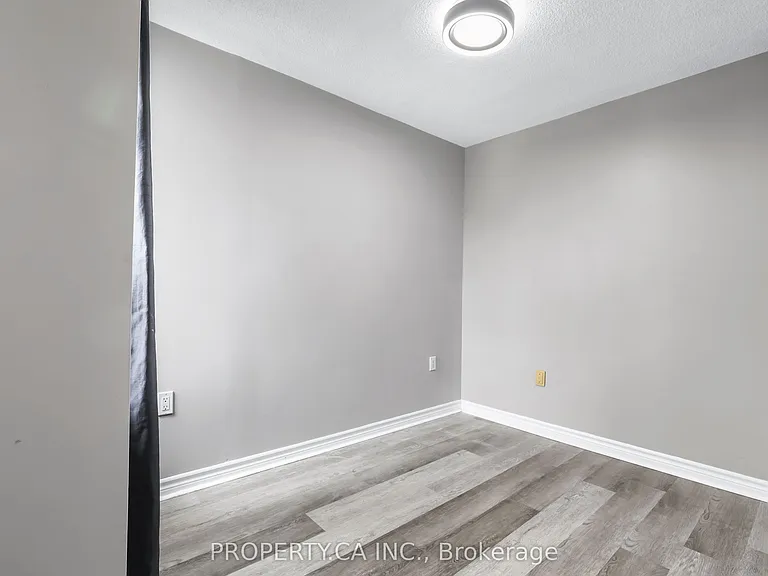856 Weston Rd — Photo 13