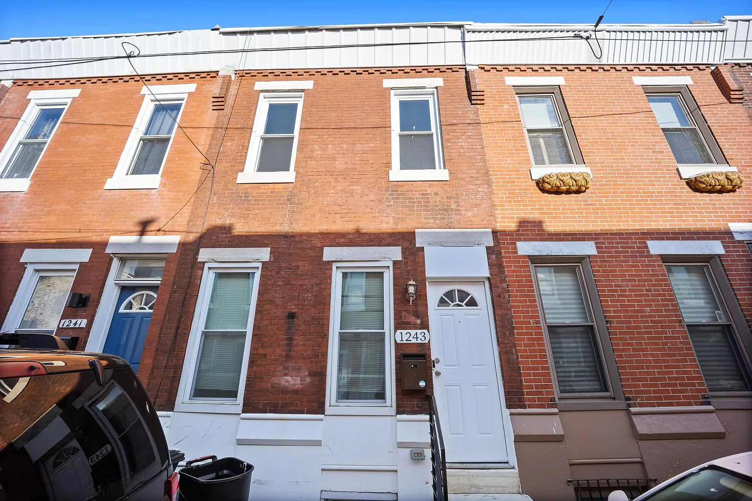 1243 S Dover St photo 1