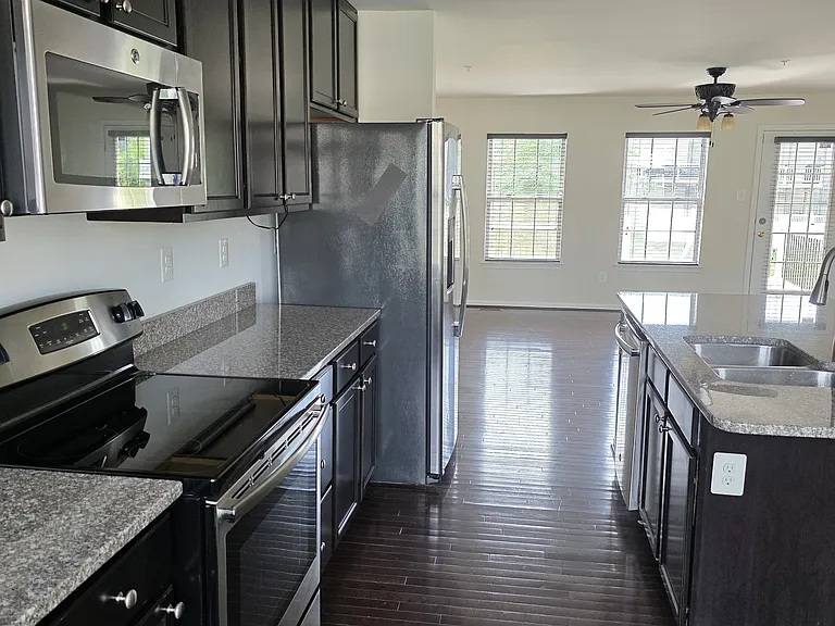 3715 Peace Chance Dr — Photo 28