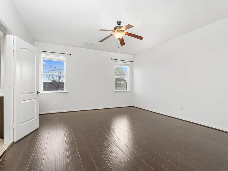 437 Lipizzan Ln — Photo 16