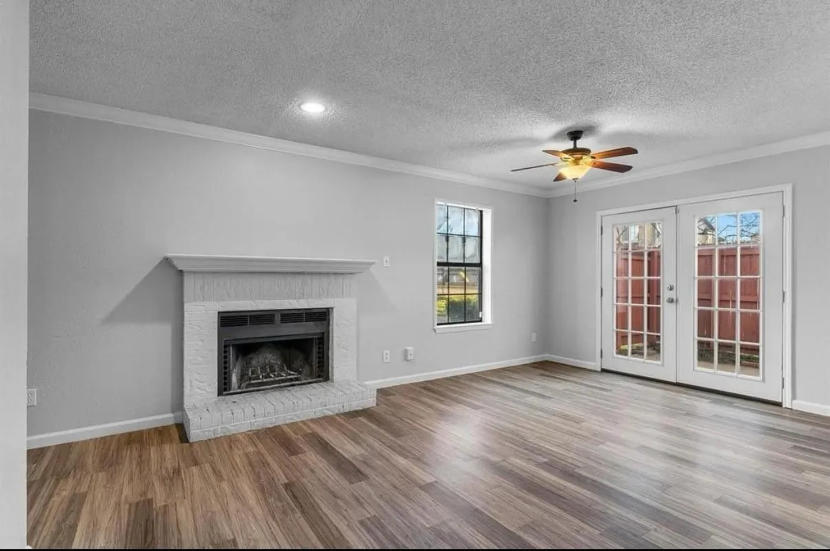 5326 Columbia Avenue — Photo 1